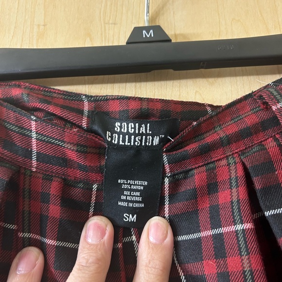 Hot topic social collision - Picture 2 of 2